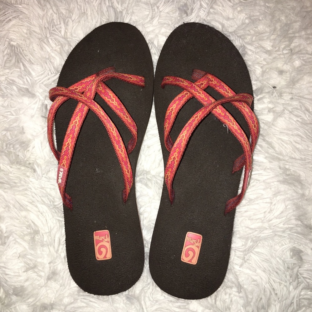 Teva Mush flip flop sandals size 12
